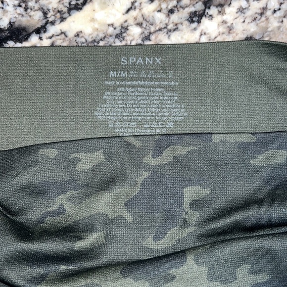 Spanx seamless green camo leggings, size M - Picture 3 of 5